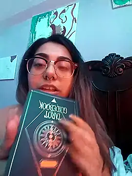 Snapshot of Lovelyrainn chatting on October 1, 2025, 5:39 pm Lovelyrainn online show from October 1, 2025, 5:39 pm