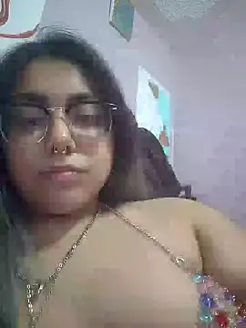 Snapshot of Lovelyrainn chatting on November 24, 2025, 12:10 am Lovelyrainn online show from November 24, 2025, 12:10 am