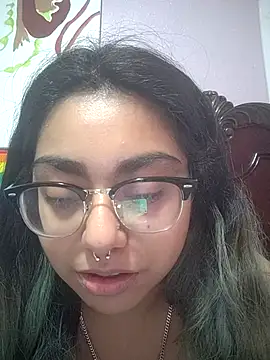 Snapshot of Lovelyrainn chatting on November 15, 2025, 12:20 pm Lovelyrainn online show from November 15, 2025, 12:20 pm