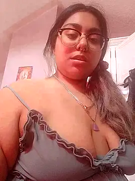 Snapshot of Lovelyrainn chatting on November 14, 2025, 5:49 pm Lovelyrainn online show from November 14, 2025, 5:49 pm