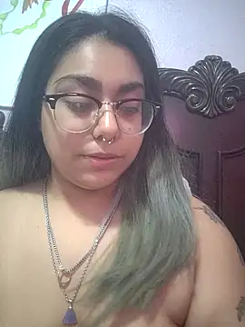 Snapshot of Lovelyrainn chatting on November 8, 2025, 11:08 pm Lovelyrainn online show from November 8, 2025, 11:08 pm