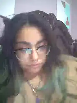 Snapshot of Lovelyrainn chatting on November 18, 2025, 3:32 am Lovelyrainn online show from November 18, 2025, 3:32 am