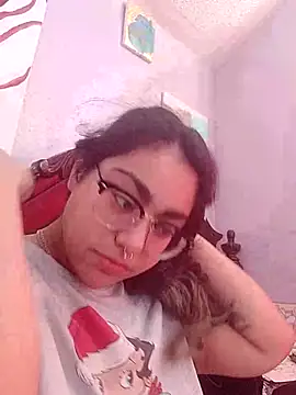 Snapshot of Lovelyrainn chatting on December 15, 2025, 3:18 pm Lovelyrainn online show from December 15, 2025, 3:18 pm