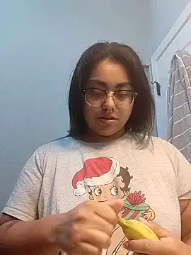 Snapshot of Lovelyrainn chatting on November 11, 2025, 1:39 pm Lovelyrainn online show from November 11, 2025, 1:39 pm