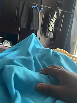 Snapshot of dickhiver5512 chatting on November 20, 2025, 6:14 am dickhiver5512 online show from November 20, 2025, 6:14 am