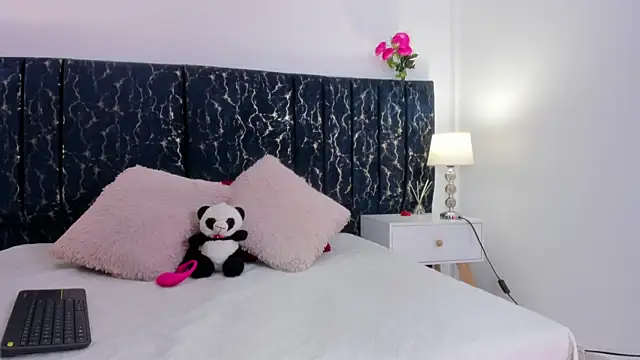 katte landerr online show from April 1, 2026, 12:50 pm