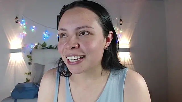 Megan 05  online show from April 18, 2026, 7:07 pm