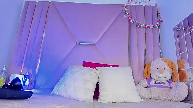 jazmin waked online show from February 9, 2026, 4:21 am