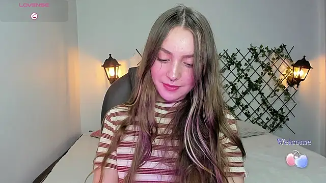 Snapshot of velvet__moon chatting on February 6, 2026, 1:12 am velvet moon online show from February 6, 2026, 1:12 am