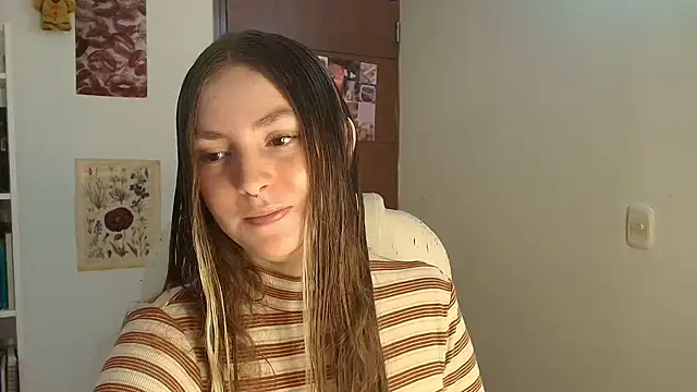 Snapshot of velvet__moon chatting on January 5, 2026, 9:07 pm velvet moon online show from January 5, 2026, 9:07 pm