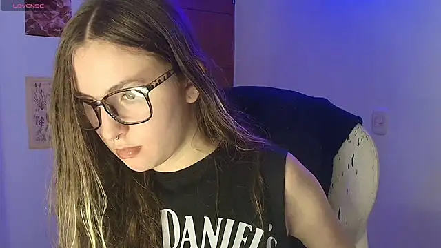 Snapshot of velvet__moon chatting on March 2, 2026, 4:13 am velvet moon online show from March 2, 2026, 4:13 am