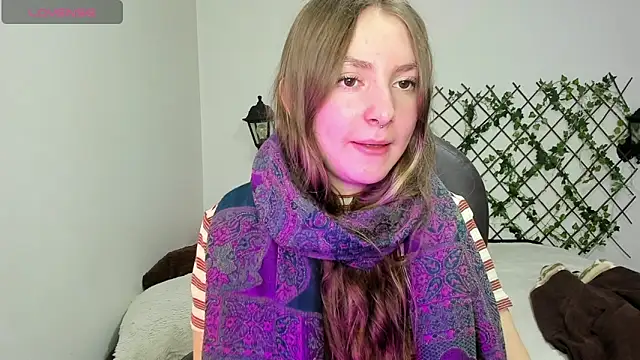 Snapshot of velvet__moon chatting on February 12, 2026, 10:53 pm velvet moon online show from February 12, 2026, 10:53 pm