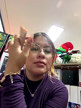 Snapshot of iamlucy chatting on November 12, 2025, 10:02 pm iamlucy online show from November 12, 2025, 10:02 pm