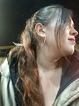 miss berlyn online show from December 5, 2025, 2:32 am