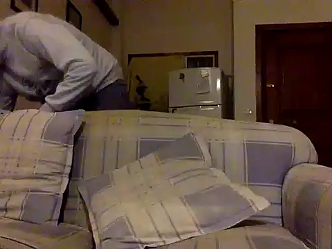 Snapshot of CaiBull chatting on February 22, 2026, 8:32 pm CaiBull online show from February 22, 2026, 8:32 pm