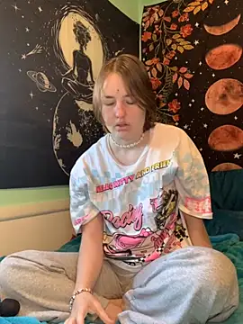 angelbliss10100 online show from December 4, 2025, 3:33 pm