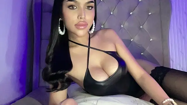 KhendraBrown online show from April 14, 2026, 8:36 pm