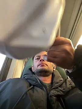 Carlosmauricio123 online show from March 8, 2026, 12:52 pm