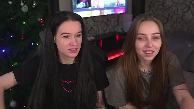 Snapshot of lis_silver chatting on December 19, 2025, 7:44 am lis silver online show from December 19, 2025, 7:44 am