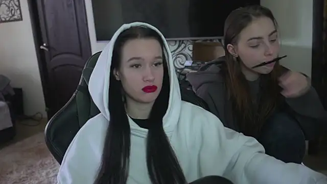 Snapshot of lis_silver chatting on February 6, 2026, 9:27 am lis silver online show from February 6, 2026, 9:27 am