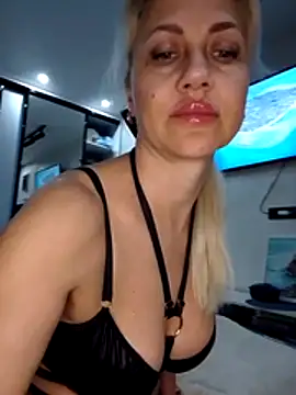 KissMiSveet online show from March 26, 2026, 5:11 pm