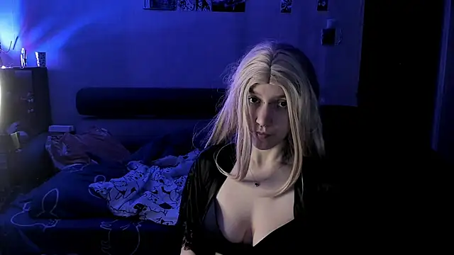 Akira-ivy online show from February 27, 2026, 7:03 pm