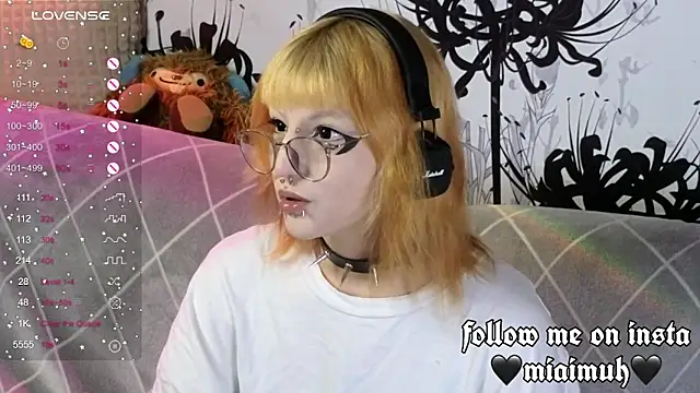 mia  yui online show from September 9, 2025, 1:59 am