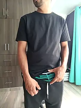 Snapshot of stivenlujan69 chatting on November 17, 2025, 1:37 pm stivenlujan69 online show from November 17, 2025, 1:37 pm