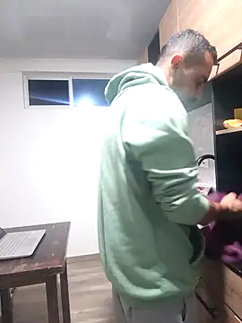 Snapshot of stivenlujan69 chatting on November 9, 2025, 1:42 am stivenlujan69 online show from November 9, 2025, 1:42 am