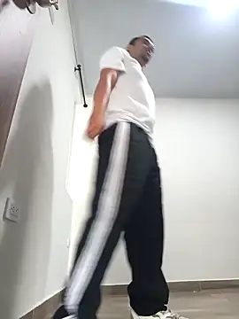 Snapshot of stivenlujan69 chatting on February 23, 2026, 3:12 pm stivenlujan69 online show from February 23, 2026, 3:12 pm