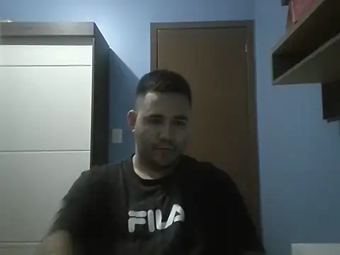 Snapshot of edwardosso chatting on June 6, 2026, 9:42 pm edwardosso online show from June 6, 2026, 9:42 pm