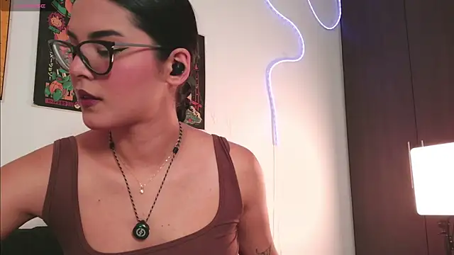 Aurorabeck  online show from March 21, 2026, 1:40 am