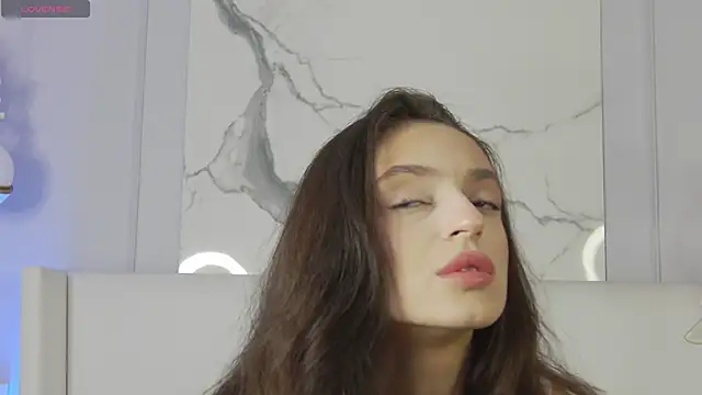 AdoraCortes online show from September 16, 2025, 5:52 am