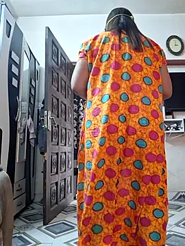 SIMIHOT online show from February 25, 2026, 9:20 am