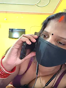 Snapshot of Sonalihot_ chatting on November 8, 2025, 6:28 am Sonalihot online show from November 8, 2025, 6:28 am