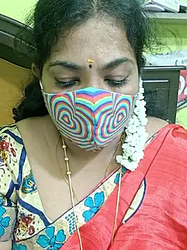 Snapshot of Tamil_Mithra chatting on June 18, 2026, 4:01 pm Tamil Mithra online show from June 18, 2026, 4:01 pm