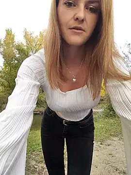 Snapshot of YOOUR_EVAA chatting on September 26, 2025, 12:01 pm YOOUR EVAA online show from September 26, 2025, 12:01 pm