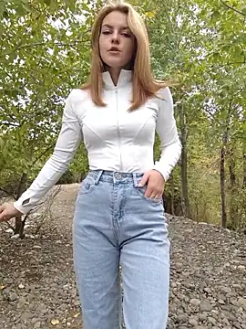 Snapshot of YOOUR_EVAA chatting on September 16, 2025, 5:30 am YOOUR EVAA online show from September 16, 2025, 5:30 am