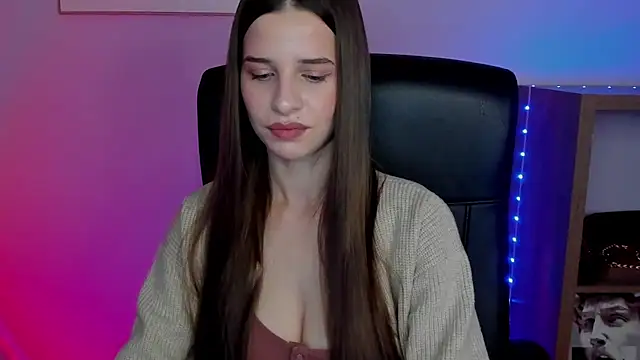 Snapshot of LuxMaya chatting on November 19, 2025, 7:30 am LuxMaya online show from November 19, 2025, 7:30 am