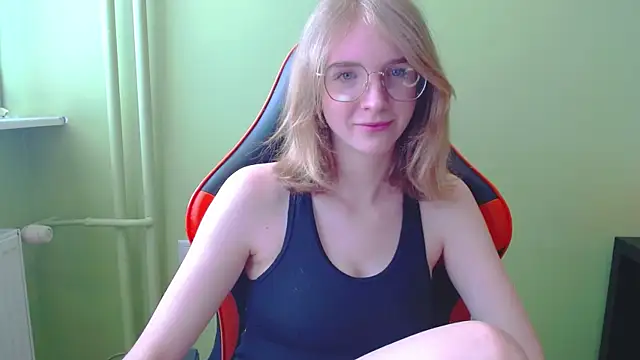 juicyPenny online show from April 10, 2026, 6:53 am