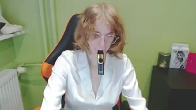 juicyPenny online show from December 15, 2025, 7:47 am