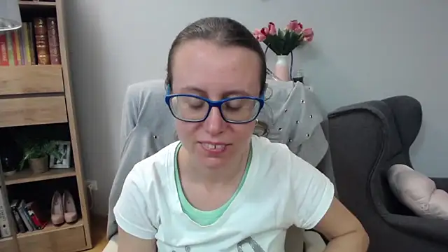 Snapshot of sweetxLizzy chatting on June 1, 2026, 4:35 am sweetxLizzy online show from June 1, 2026, 4:35 am