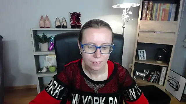 sweetxLizzy online show from November 3, 2025, 5:23 am