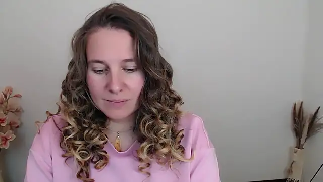 Darklure  online show from October 7, 2025, 10:33 pm