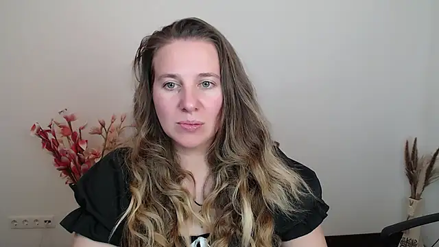 Darklure  online show from October 8, 2025, 7:14 pm