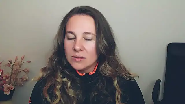 Darklure  online show from October 2, 2025, 9:07 pm