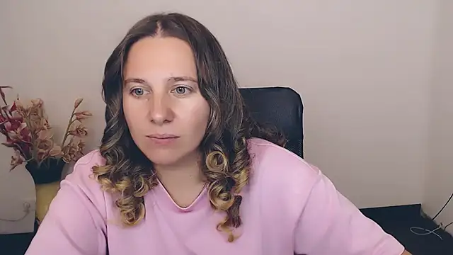 Darklure  online show from September 14, 2025, 6:08 pm