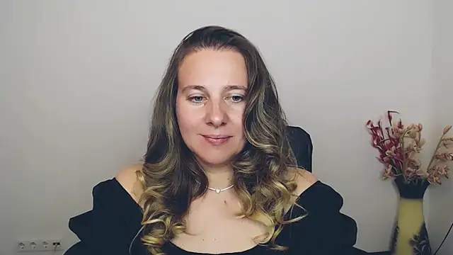 Darklure  online show from September 13, 2025, 9:04 pm