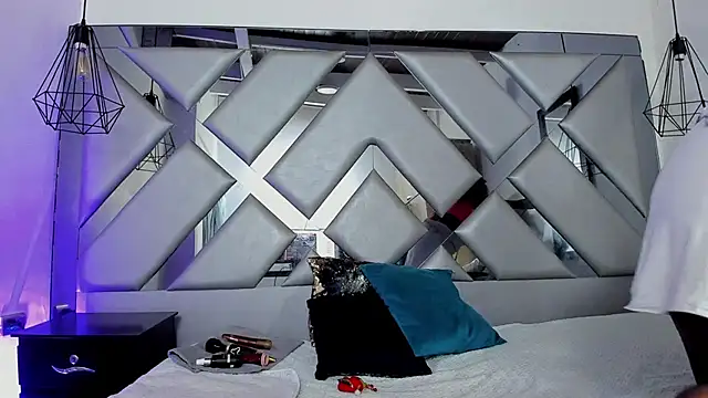 Snapshot of Lorenn_Hill chatting on December 14, 2025, 1:06 pm Lorenn Hill online show from December 14, 2025, 1:06 pm