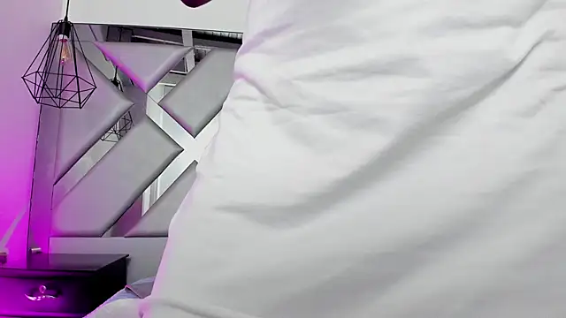 Snapshot of Lorenn_Hill chatting on November 11, 2025, 1:06 pm Lorenn Hill online show from November 11, 2025, 1:06 pm